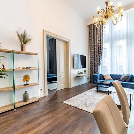 Kozmo Residences 5*