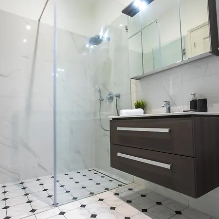 Kozmo Residences 5*