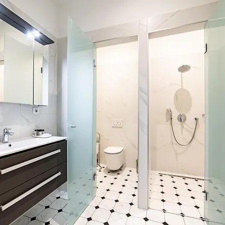 Kozmo Residences 5*
