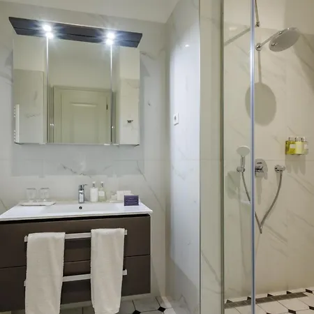 Hotell Kozmo Residences 5*