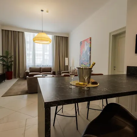 Kozmo Residences Hotell 5*