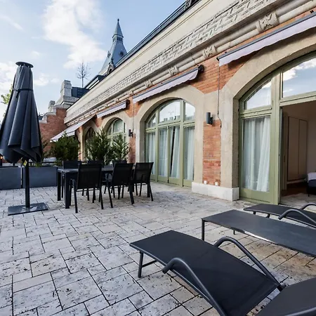 Hotel Kozmo Residences