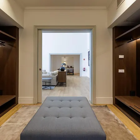 Hotel Kozmo Residences 5*