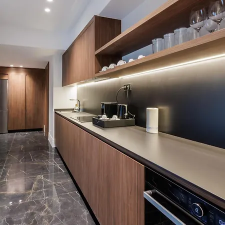 Kozmo Residences ホテル