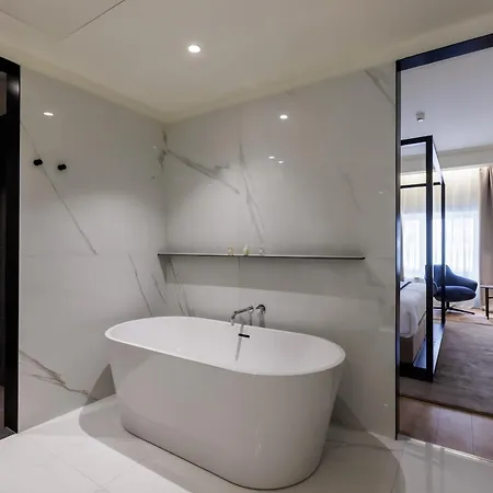 Kozmo Residences ホテル 5*