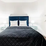 Kozmo Residences Hotel