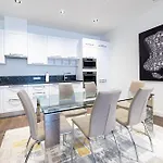 Hotel Kozmo Residences