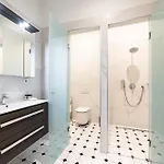 Kozmo Residences 5*