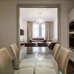 Kozmo Residences 5*