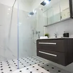 Kozmo Residences 5*