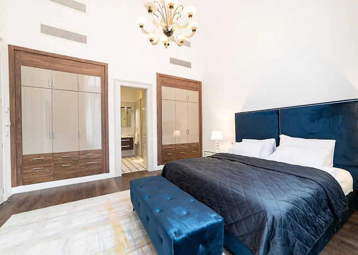 Hotel Kozmo Residences